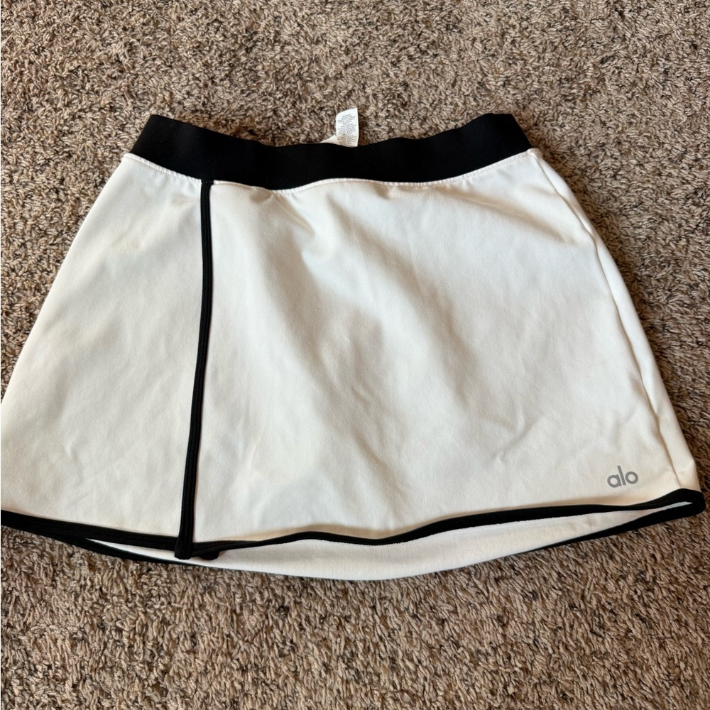 ALO Yoga White Mini Skirt with Black Accents